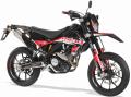 Der Marathon Supermotard Pro 125 verwendet den neuen flüssigkeitsgekühlten 15CV Yamaha 4-Takt 4-Ventil-Motor kombiniert mit einem leichten Schalldämpfer aus Aluminiumlegierung für ein optimales Leistungsgewichtsverhältnis. Das brandneue kompakte Doppelträ